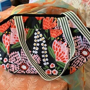 Thirty oneFloral Patterned insulated Tote Bag